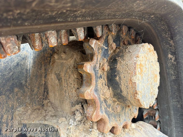 image for item FU4586 2019 Kubota SVL95-2S tracked skid steer loader