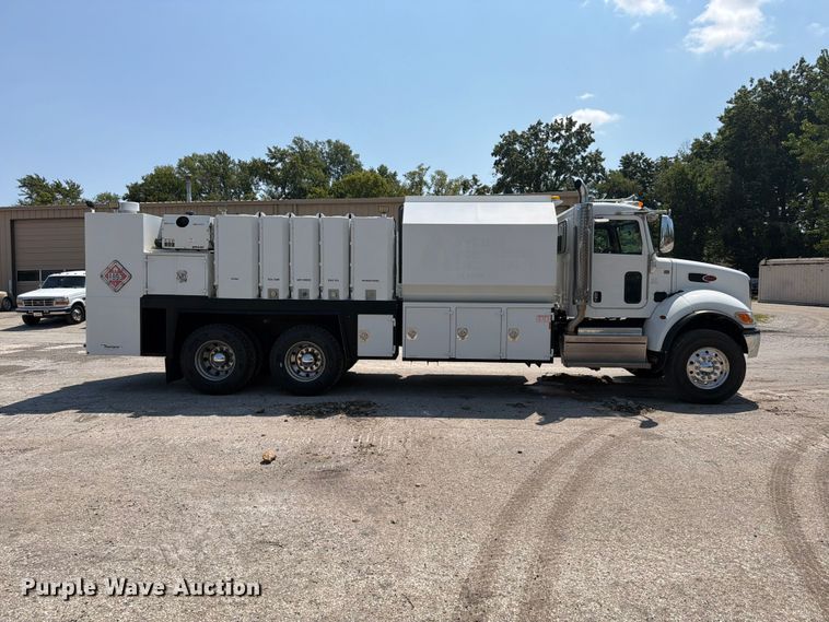 image for item FU4588 2019 Peterbilt 348 fuel and lube truck