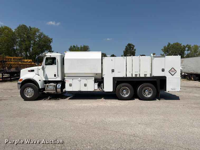 image for item FU4588 2019 Peterbilt 348 fuel and lube truck