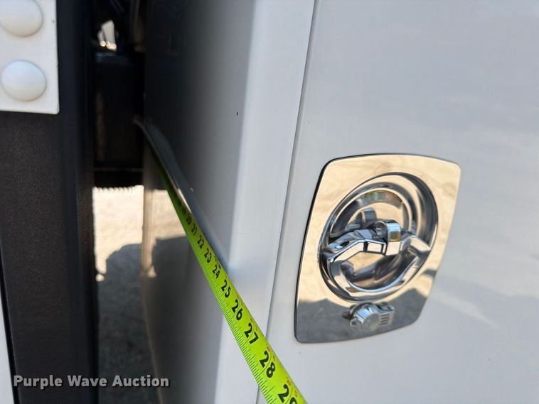 image for item FU4588 2019 Peterbilt 348 fuel and lube truck