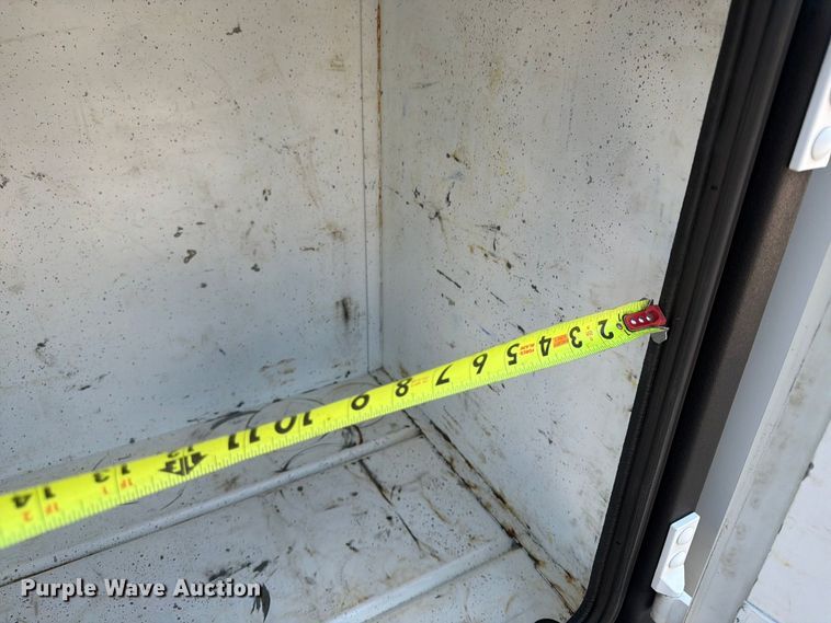 image for item FU4588 2019 Peterbilt 348 fuel and lube truck