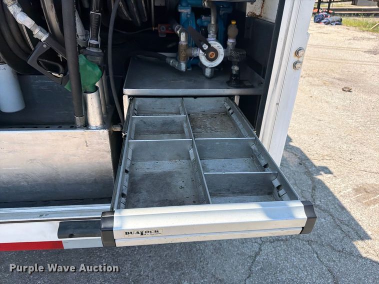 image for item FU4588 2019 Peterbilt 348 fuel and lube truck
