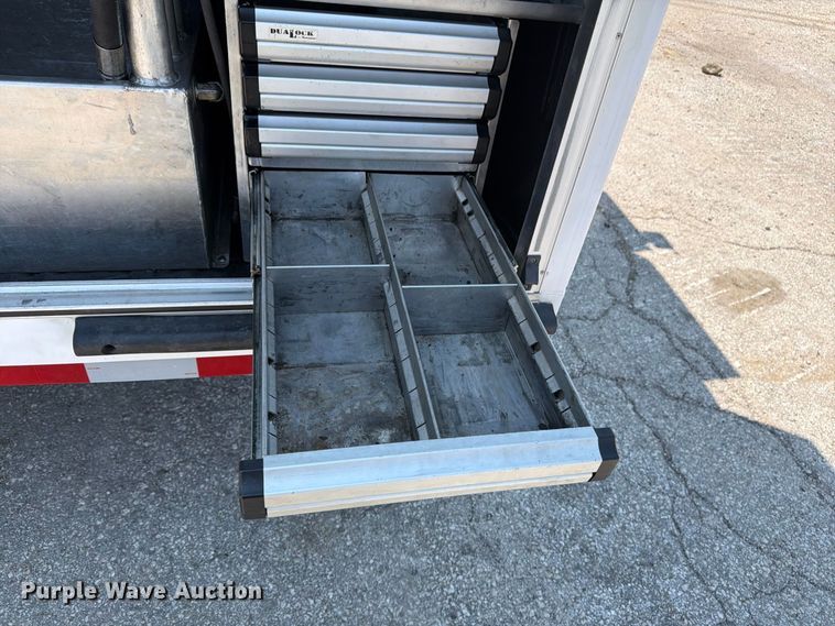 image for item FU4588 2019 Peterbilt 348 fuel and lube truck