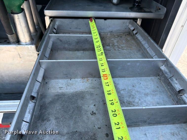 image for item FU4588 2019 Peterbilt 348 fuel and lube truck