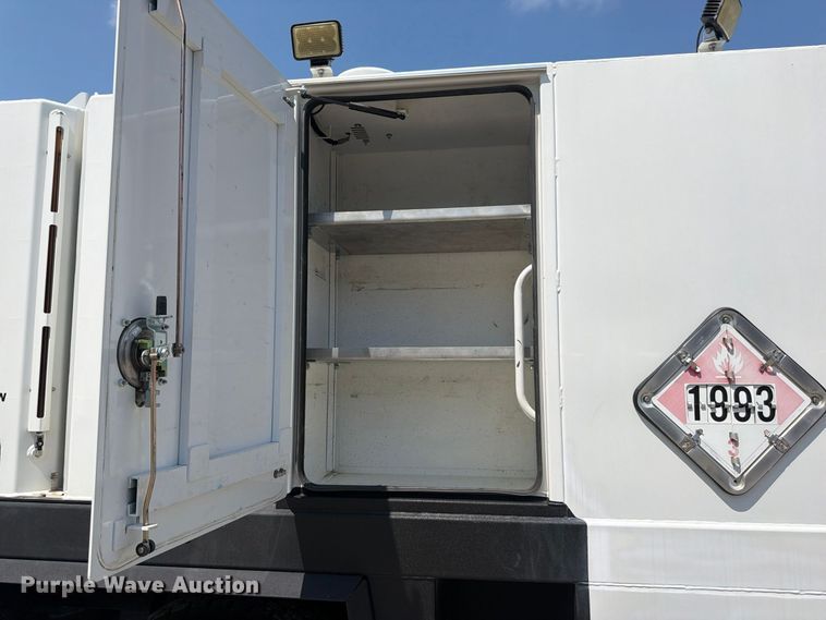 image for item FU4588 2019 Peterbilt 348 fuel and lube truck