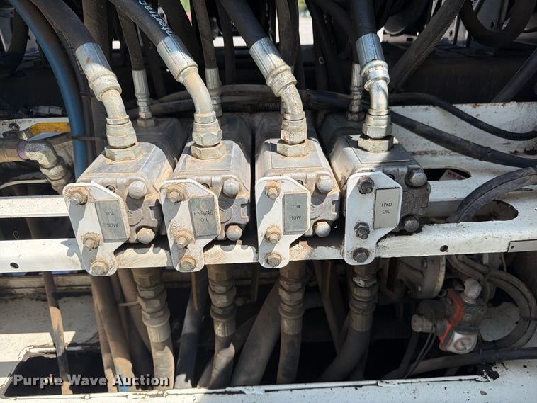 image for item FU4588 2019 Peterbilt 348 fuel and lube truck