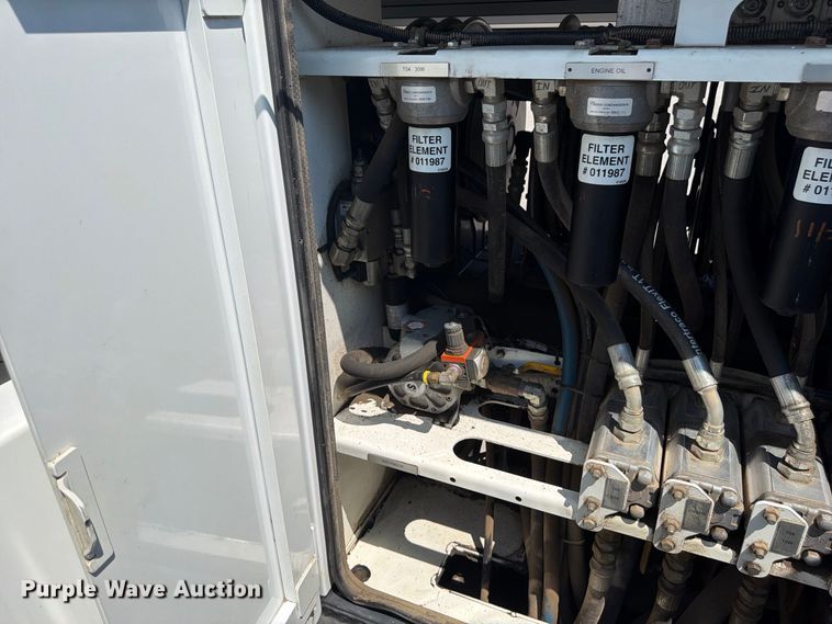 image for item FU4588 2019 Peterbilt 348 fuel and lube truck