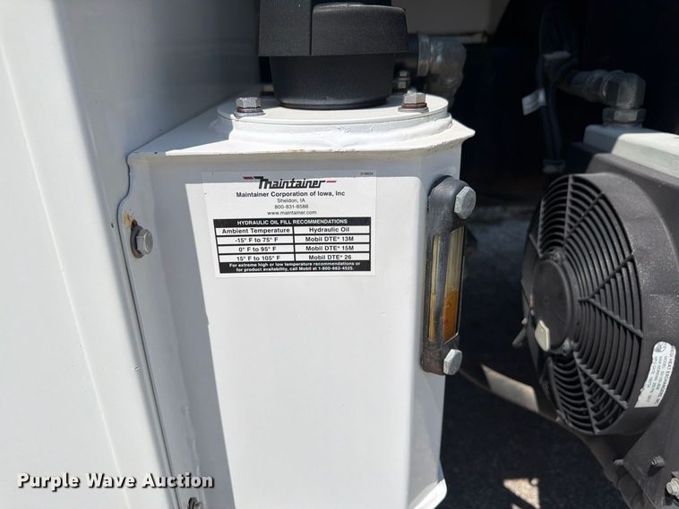 image for item FU4588 2019 Peterbilt 348 fuel and lube truck