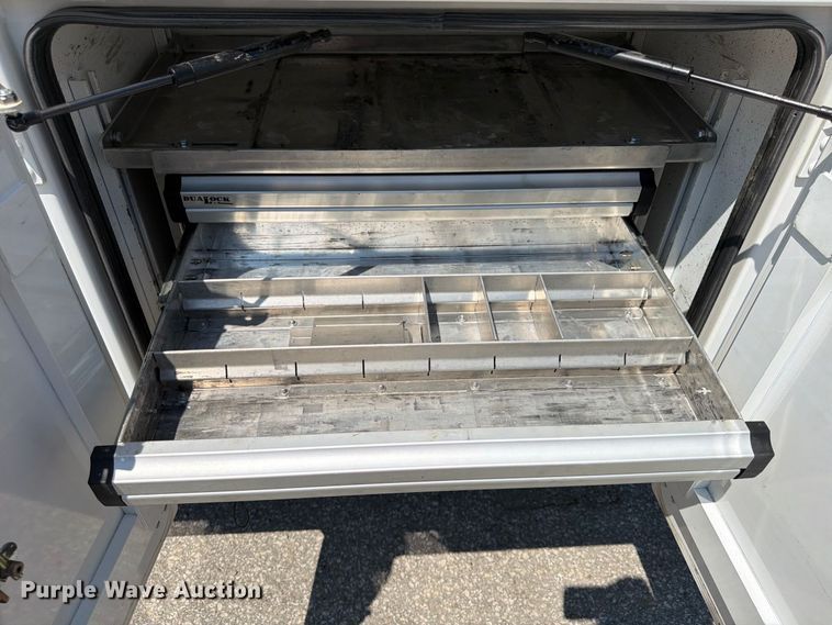 image for item FU4588 2019 Peterbilt 348 fuel and lube truck