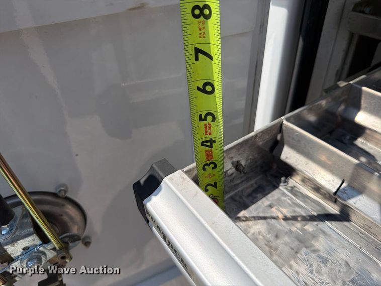 image for item FU4588 2019 Peterbilt 348 fuel and lube truck