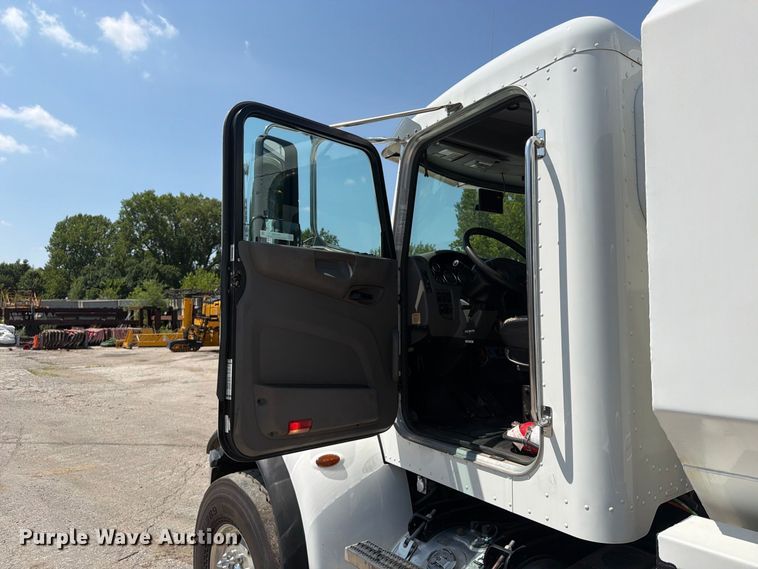 image for item FU4588 2019 Peterbilt 348 fuel and lube truck
