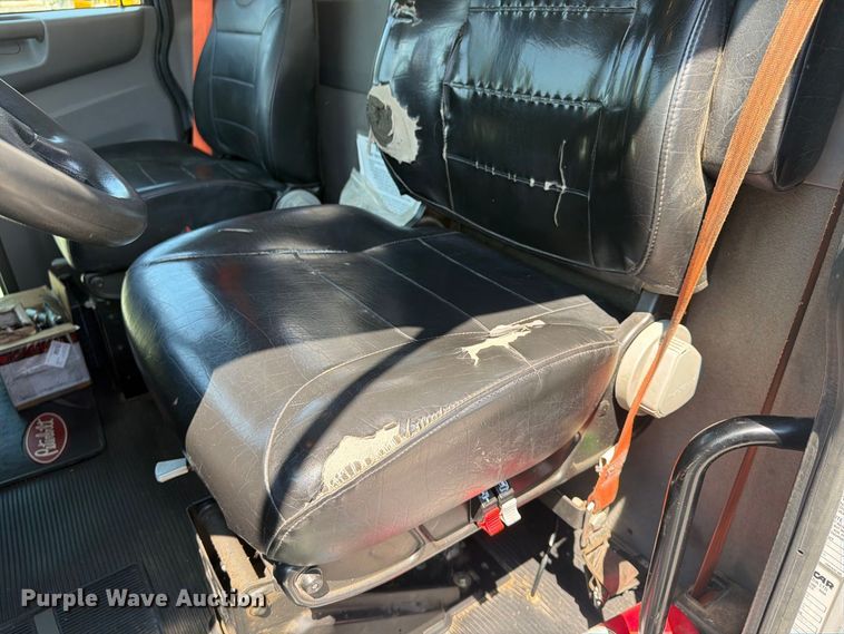 image for item FU4588 2019 Peterbilt 348 fuel and lube truck