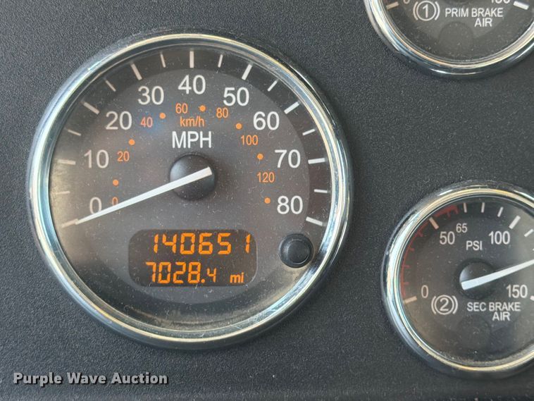 image for item FU4588 2019 Peterbilt 348 fuel and lube truck