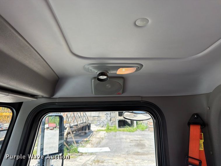 image for item FU4588 2019 Peterbilt 348 fuel and lube truck