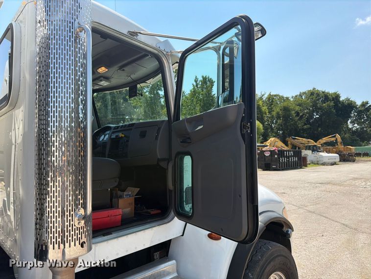 image for item FU4588 2019 Peterbilt 348 fuel and lube truck