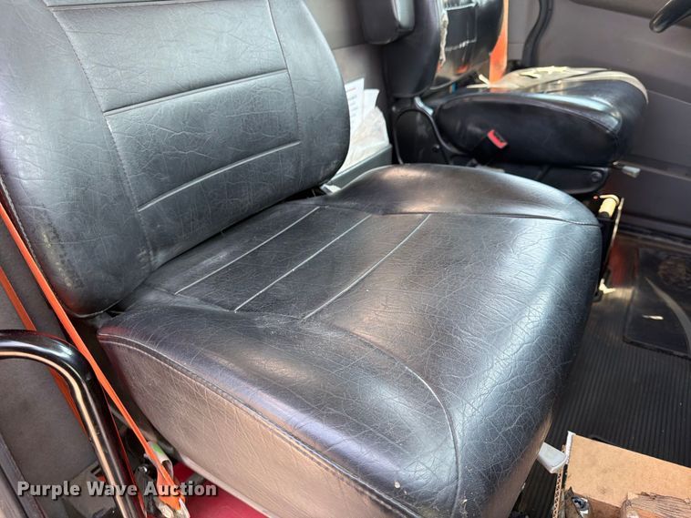 image for item FU4588 2019 Peterbilt 348 fuel and lube truck