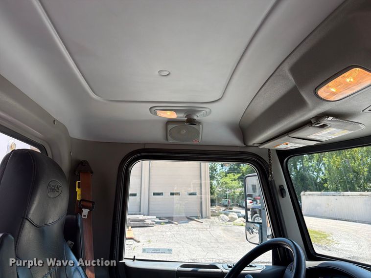 image for item FU4588 2019 Peterbilt 348 fuel and lube truck