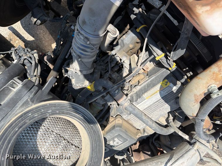image for item FU4588 2019 Peterbilt 348 fuel and lube truck