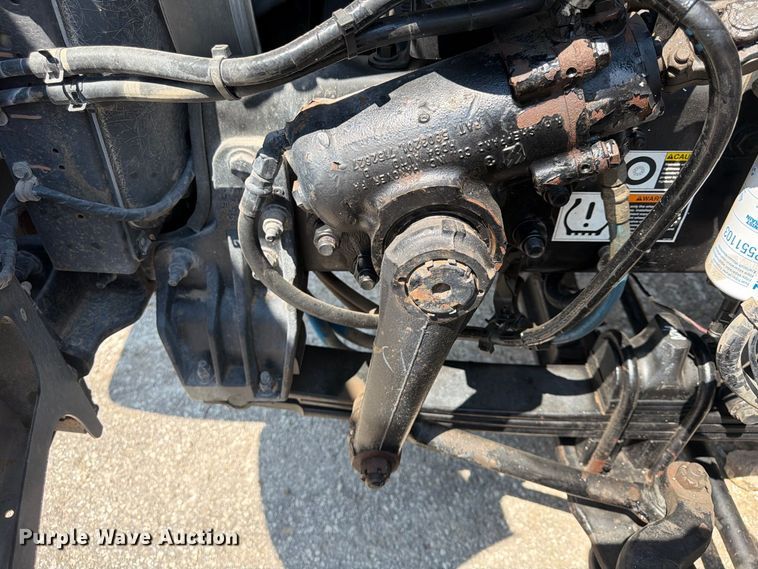 image for item FU4588 2019 Peterbilt 348 fuel and lube truck