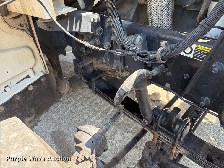 image for item FU4588 2019 Peterbilt 348 fuel and lube truck