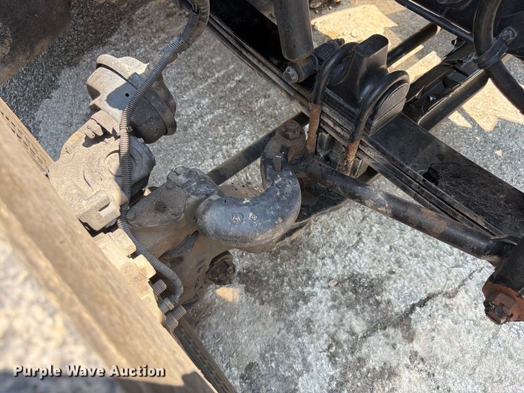 image for item FU4588 2019 Peterbilt 348 fuel and lube truck
