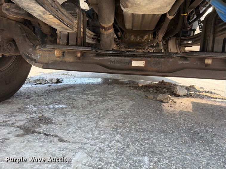 image for item FU4588 2019 Peterbilt 348 fuel and lube truck