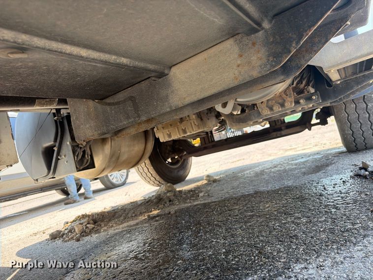 image for item FU4588 2019 Peterbilt 348 fuel and lube truck