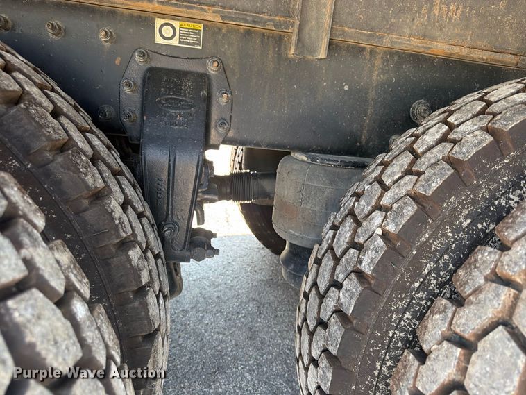 image for item FU4588 2019 Peterbilt 348 fuel and lube truck