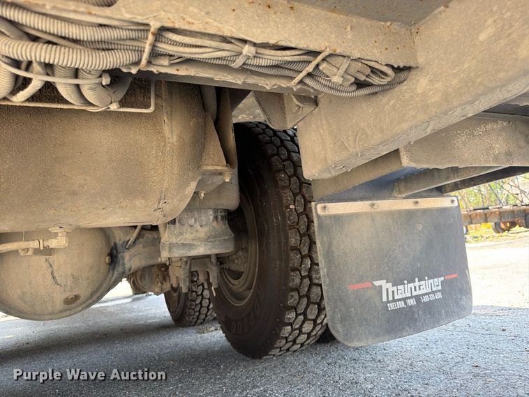 image for item FU4588 2019 Peterbilt 348 fuel and lube truck