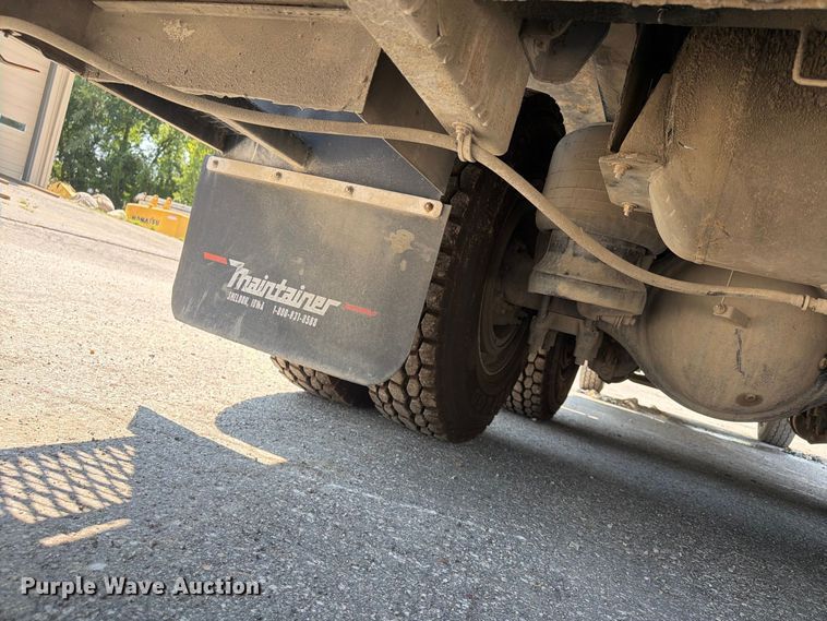 image for item FU4588 2019 Peterbilt 348 fuel and lube truck