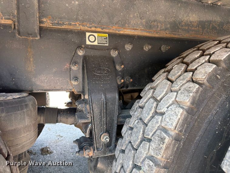 image for item FU4588 2019 Peterbilt 348 fuel and lube truck