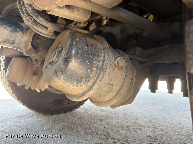 image for item FU4588 2019 Peterbilt 348 fuel and lube truck
