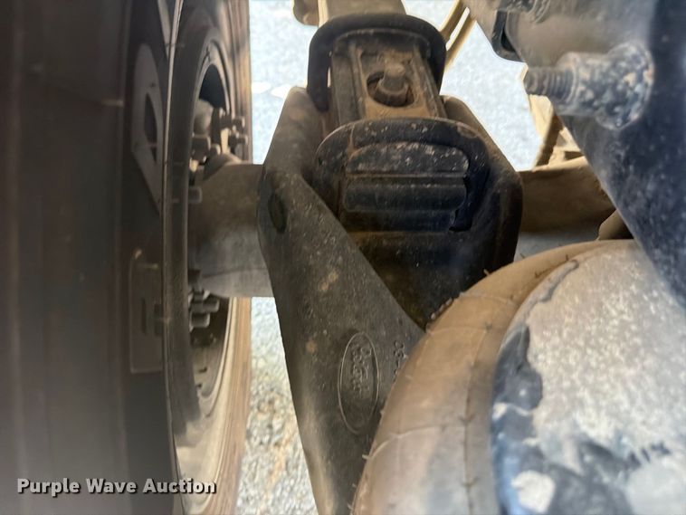 image for item FU4588 2019 Peterbilt 348 fuel and lube truck
