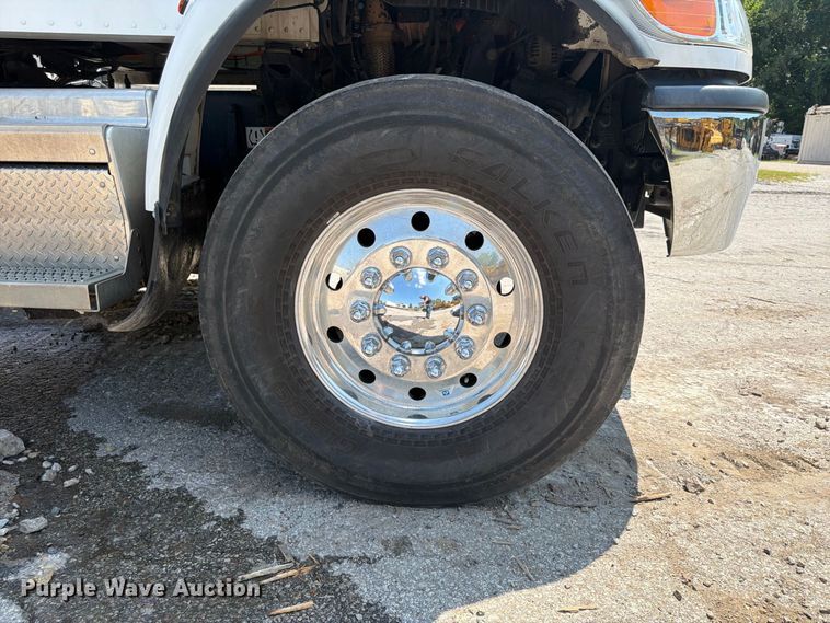 image for item FU4588 2019 Peterbilt 348 fuel and lube truck