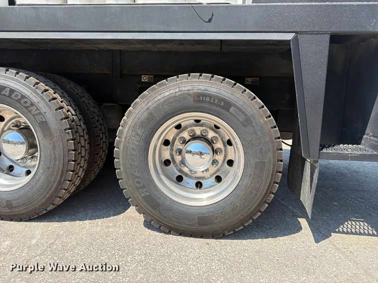 image for item FU4588 2019 Peterbilt 348 fuel and lube truck