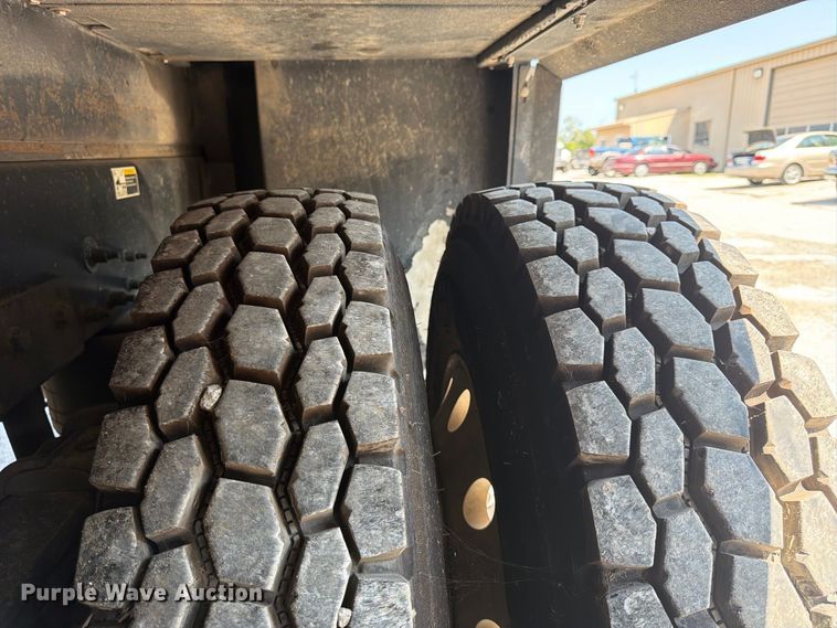 image for item FU4588 2019 Peterbilt 348 fuel and lube truck
