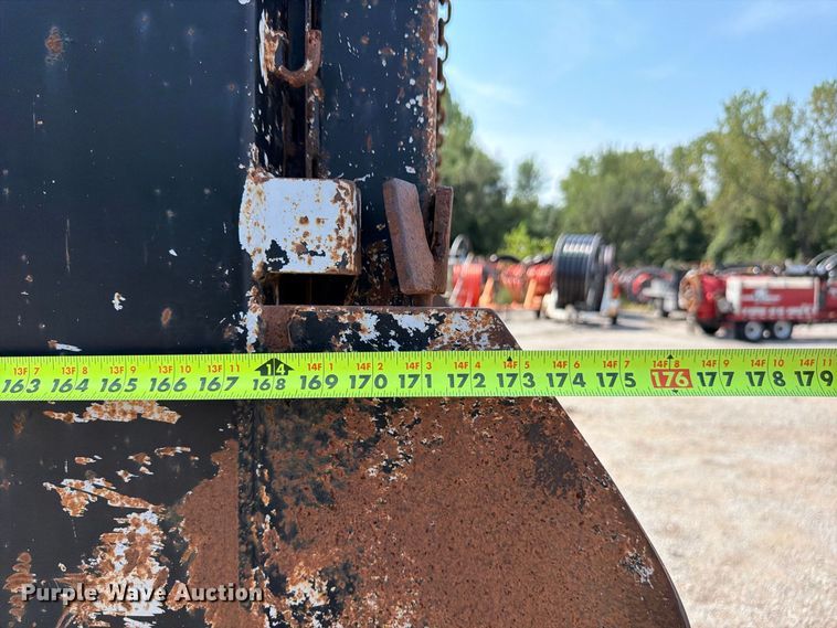 image for item FU4594 2004 International 7400 dump truck