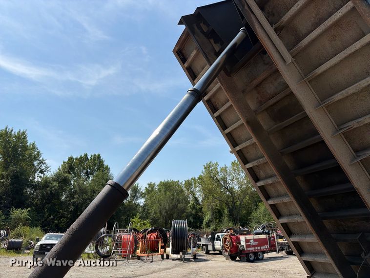 image for item FU4594 2004 International 7400 dump truck