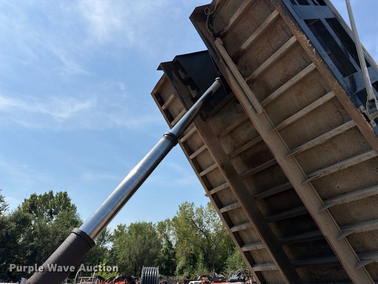 image for item FU4594 2004 International 7400 dump truck
