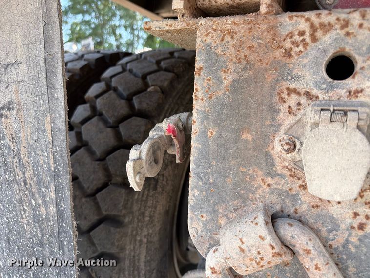 image for item FU4594 2004 International 7400 dump truck