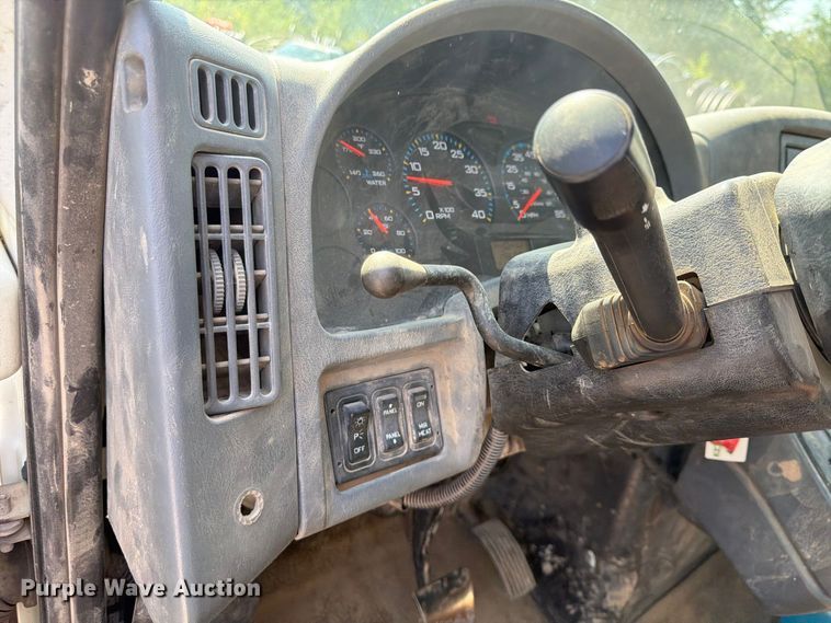 image for item FU4594 2004 International 7400 dump truck