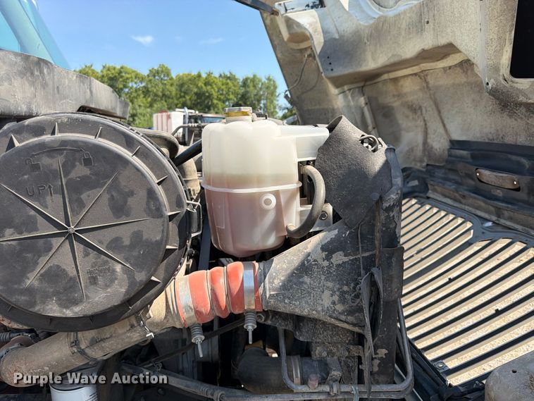 image for item FU4594 2004 International 7400 dump truck