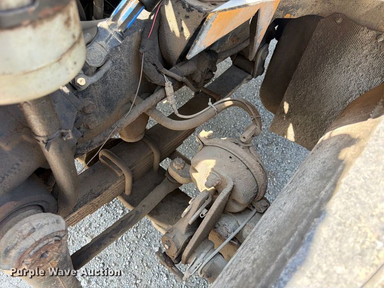 image for item FU4594 2004 International 7400 dump truck