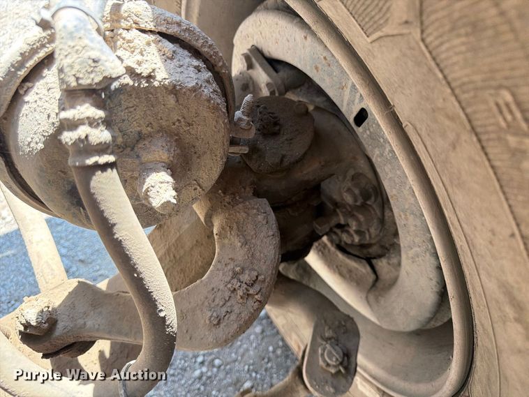 image for item FU4594 2004 International 7400 dump truck
