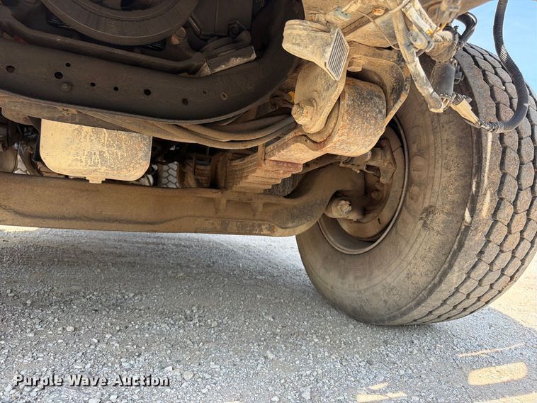 image for item FU4594 2004 International 7400 dump truck