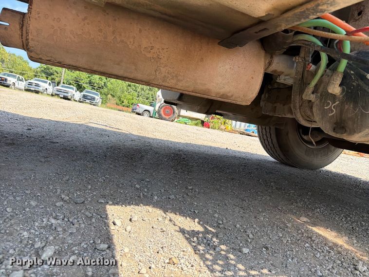 image for item FU4594 2004 International 7400 dump truck