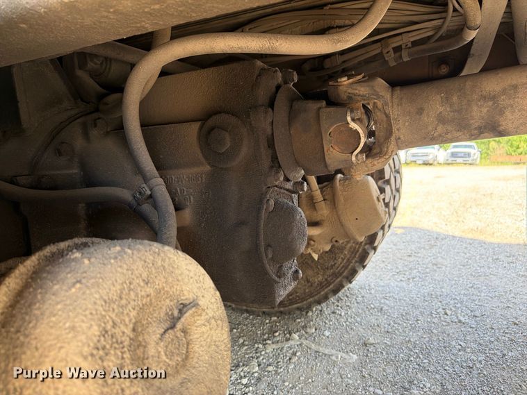 image for item FU4594 2004 International 7400 dump truck