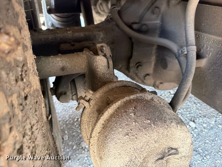 image for item FU4594 2004 International 7400 dump truck