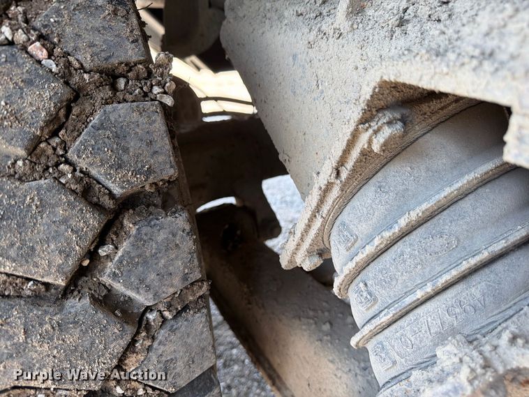 image for item FU4594 2004 International 7400 dump truck