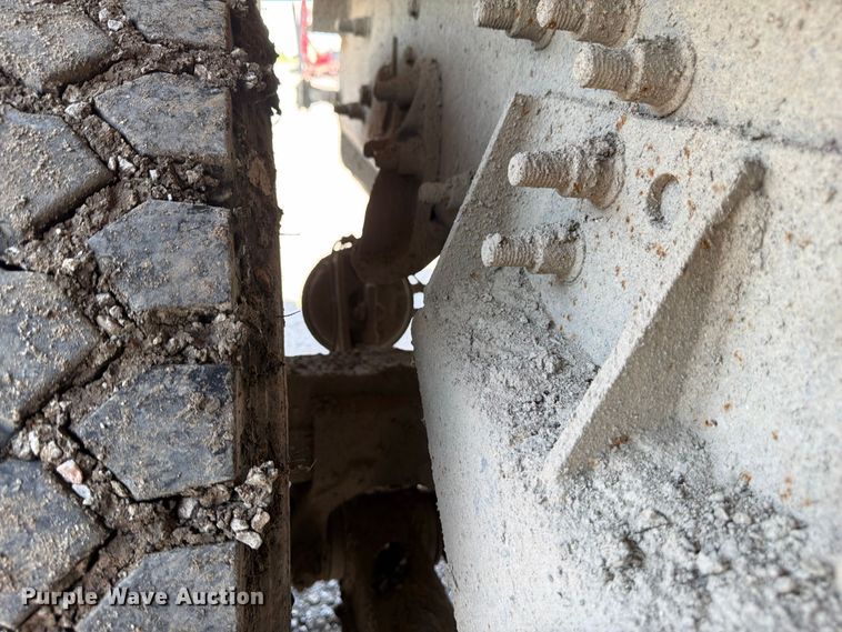 image for item FU4594 2004 International 7400 dump truck